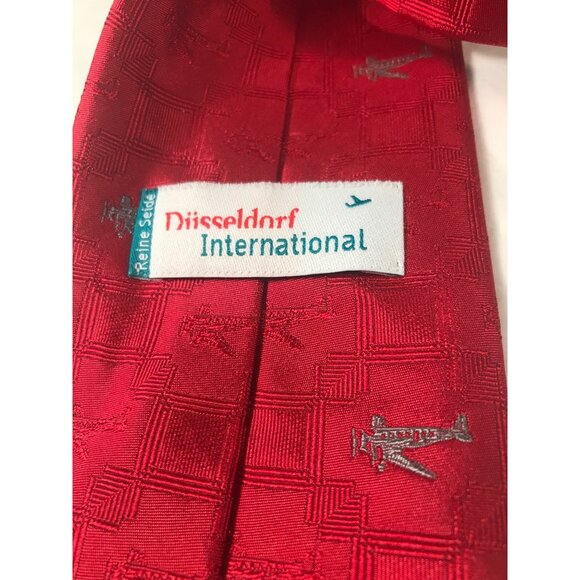 Düsseldorf International Reine Seide Red Silk Print & Embroidered Airplanes - Picture 2 of 6